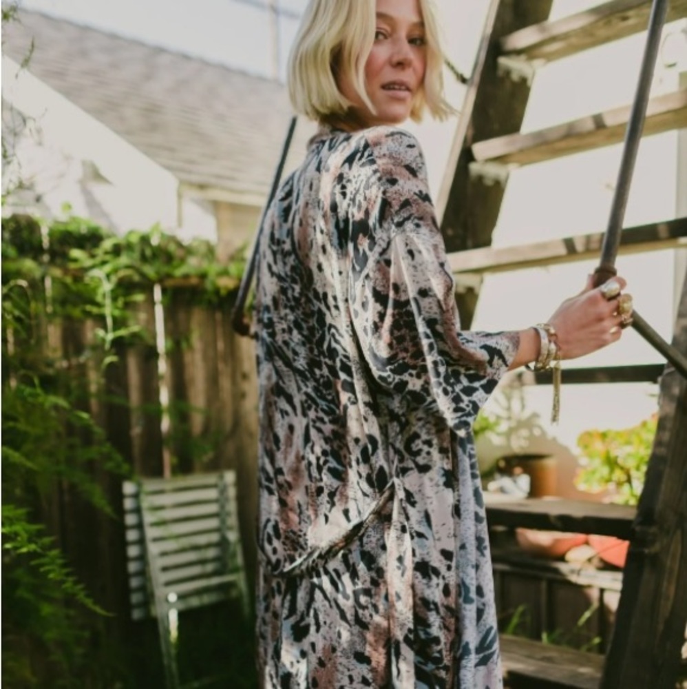 Novella Royale Jane Robe/Kimono in Safari Sand M/L - NWT